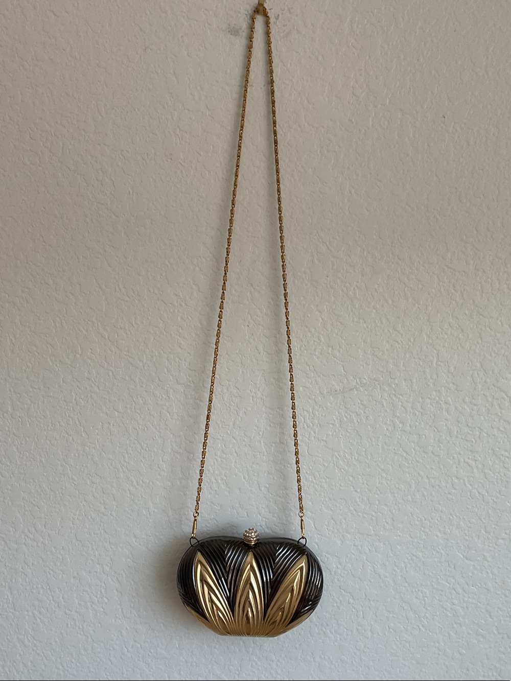 Gold and Black/Charcoal Gray Sculpted Leaf Crossbody Metal Clutch - Women Bags - Picture 4 of 15